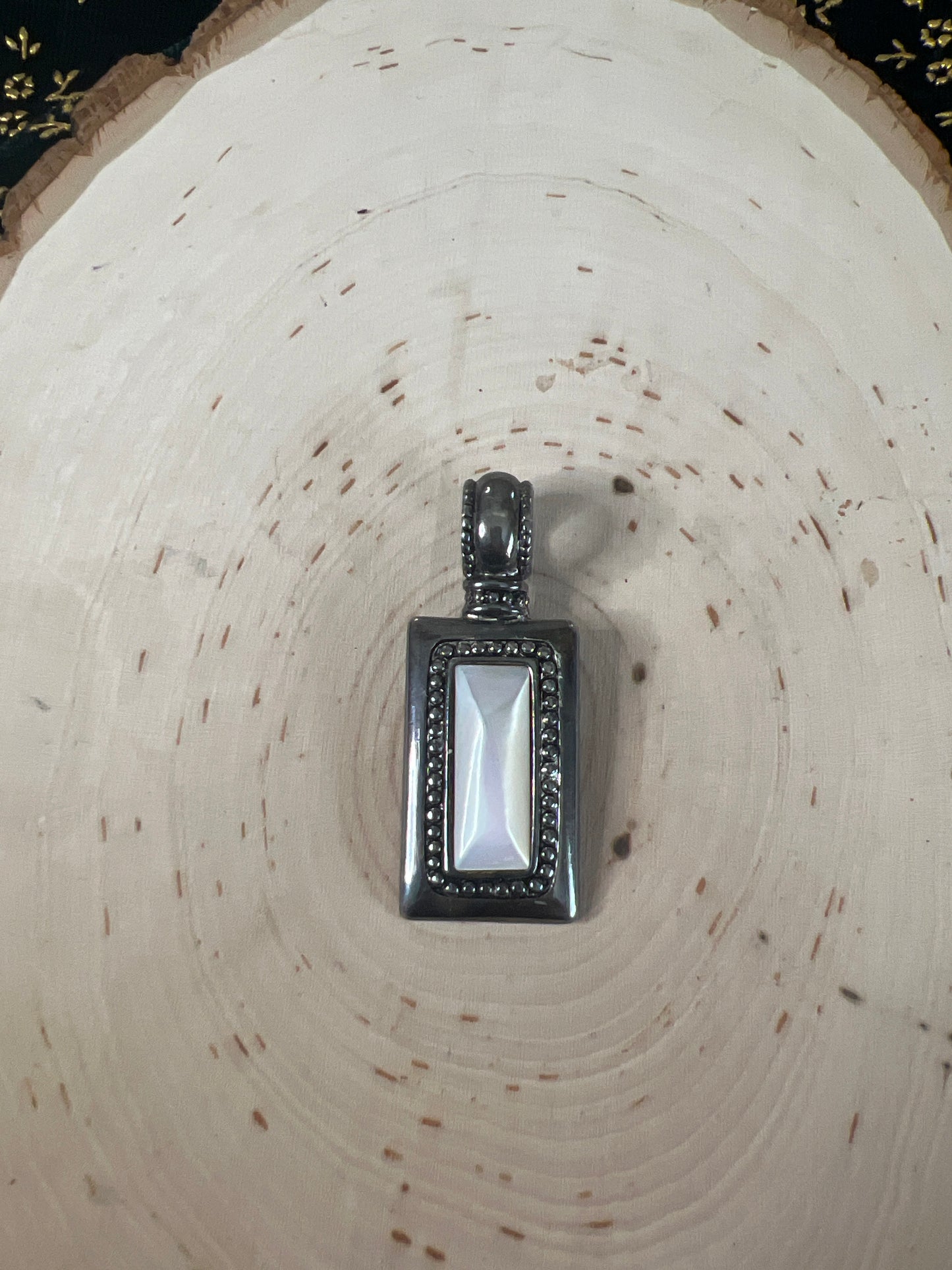 mother of pearl pendant