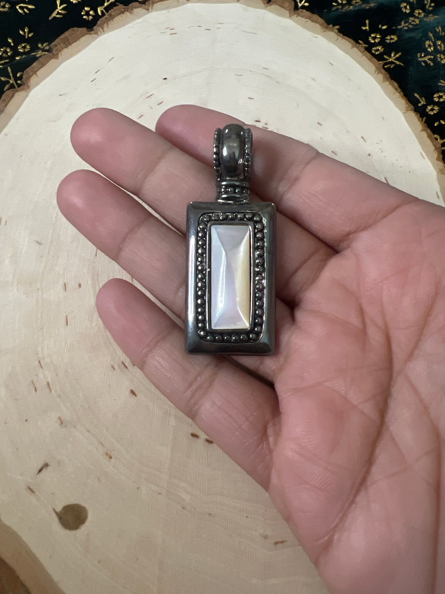 mother of pearl pendant