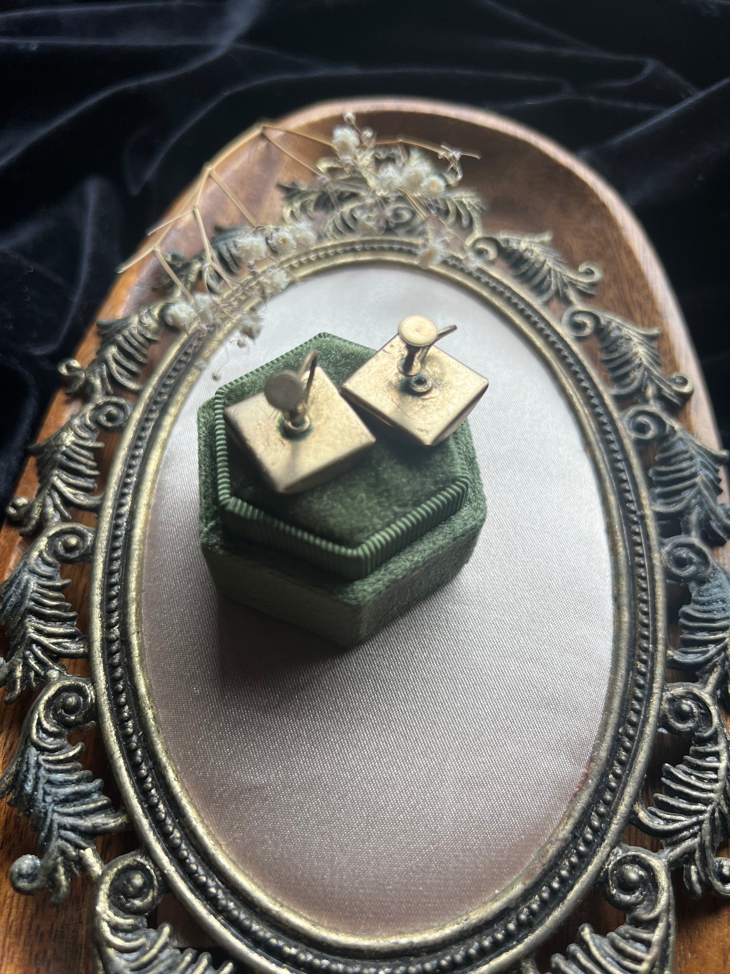 Gold Toned Tiger’s Eye Screw Back Earrings