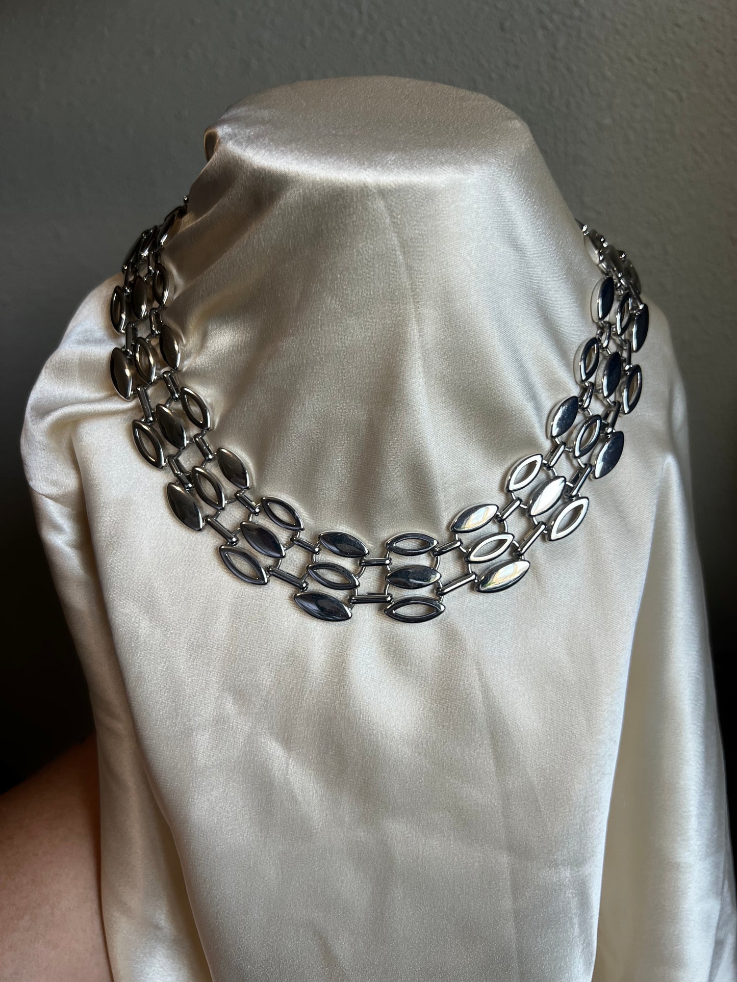 Silver Toned Y2K Style Necklace