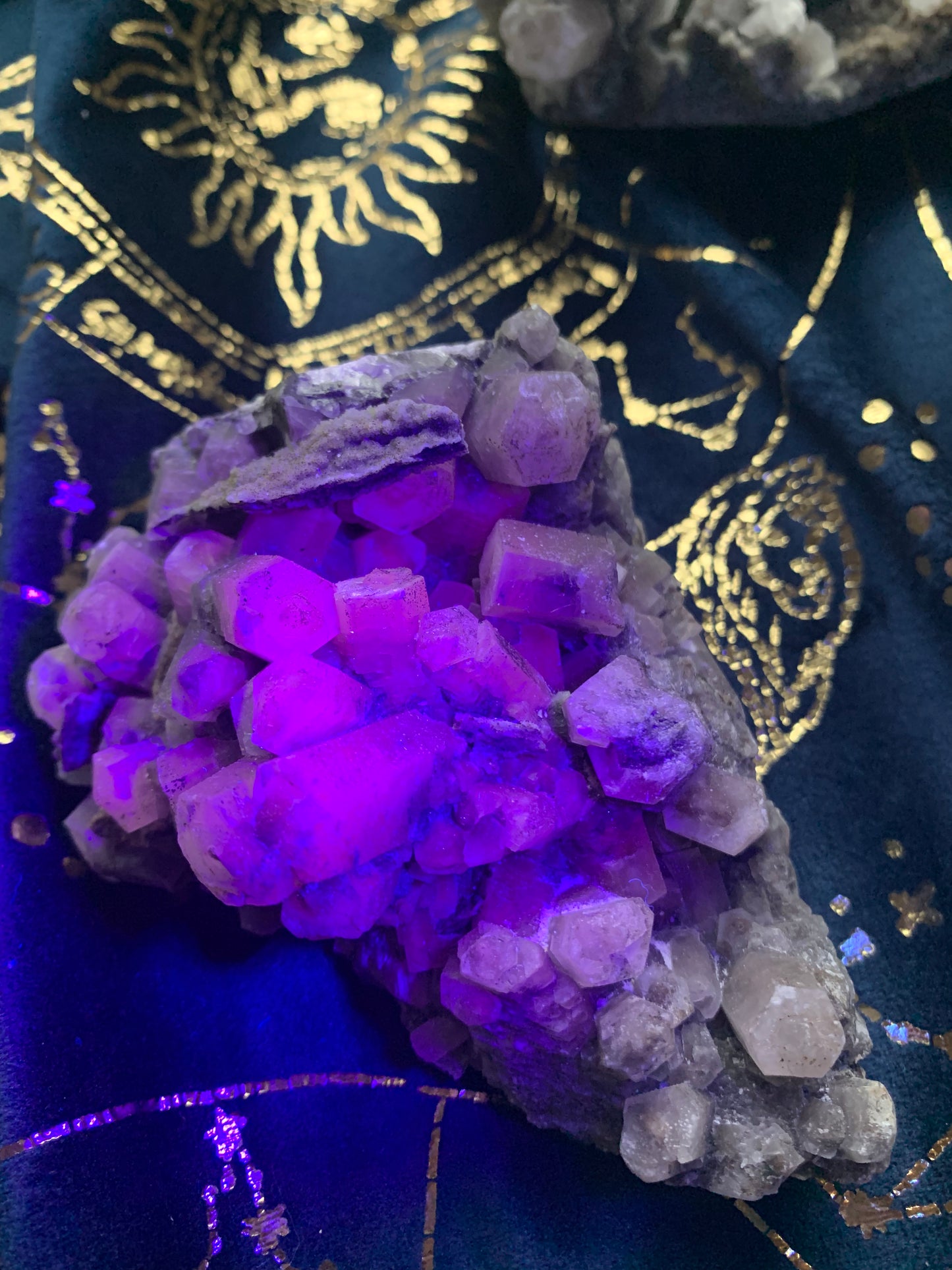barrel calcite with sphalerite specimens (UV reactive)