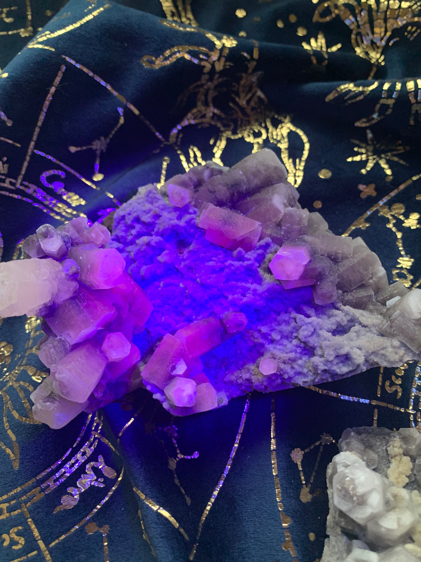 barrel calcite with sphalerite specimens (UV reactive)