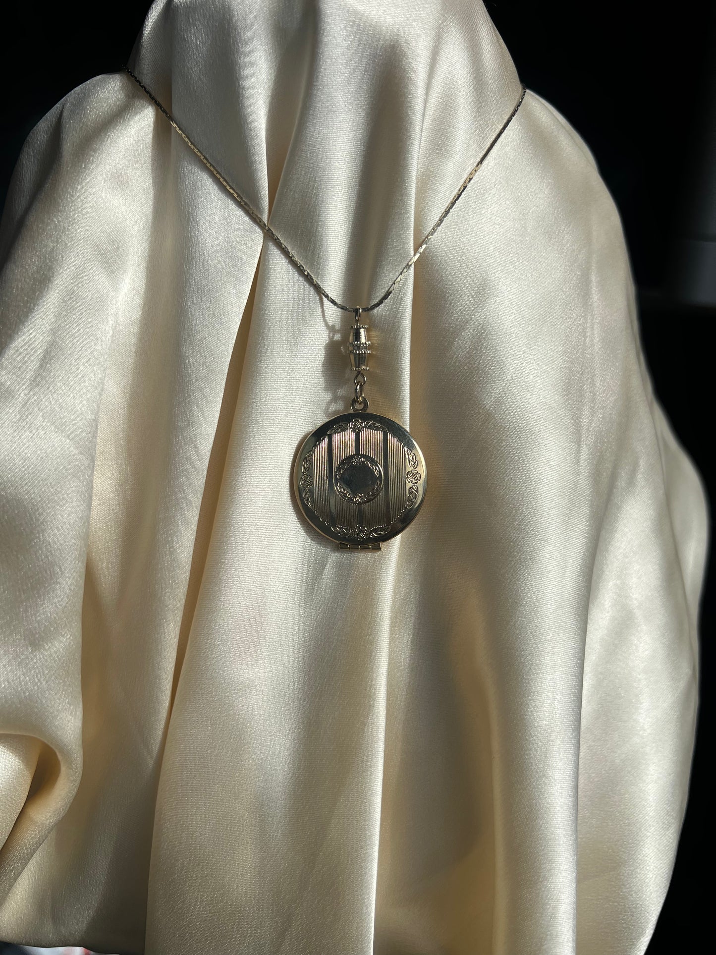 Locket necklace