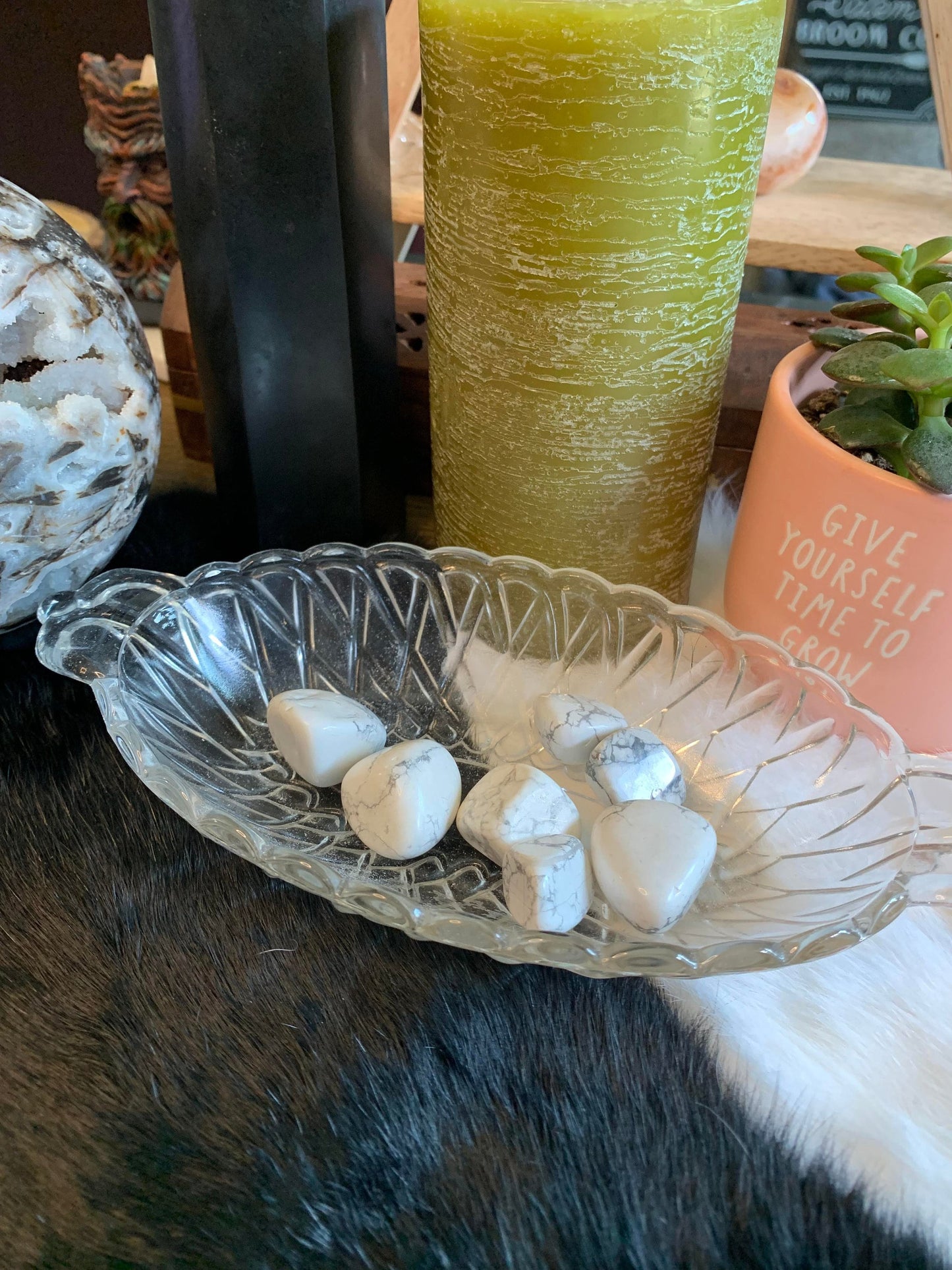 tumbled howlite