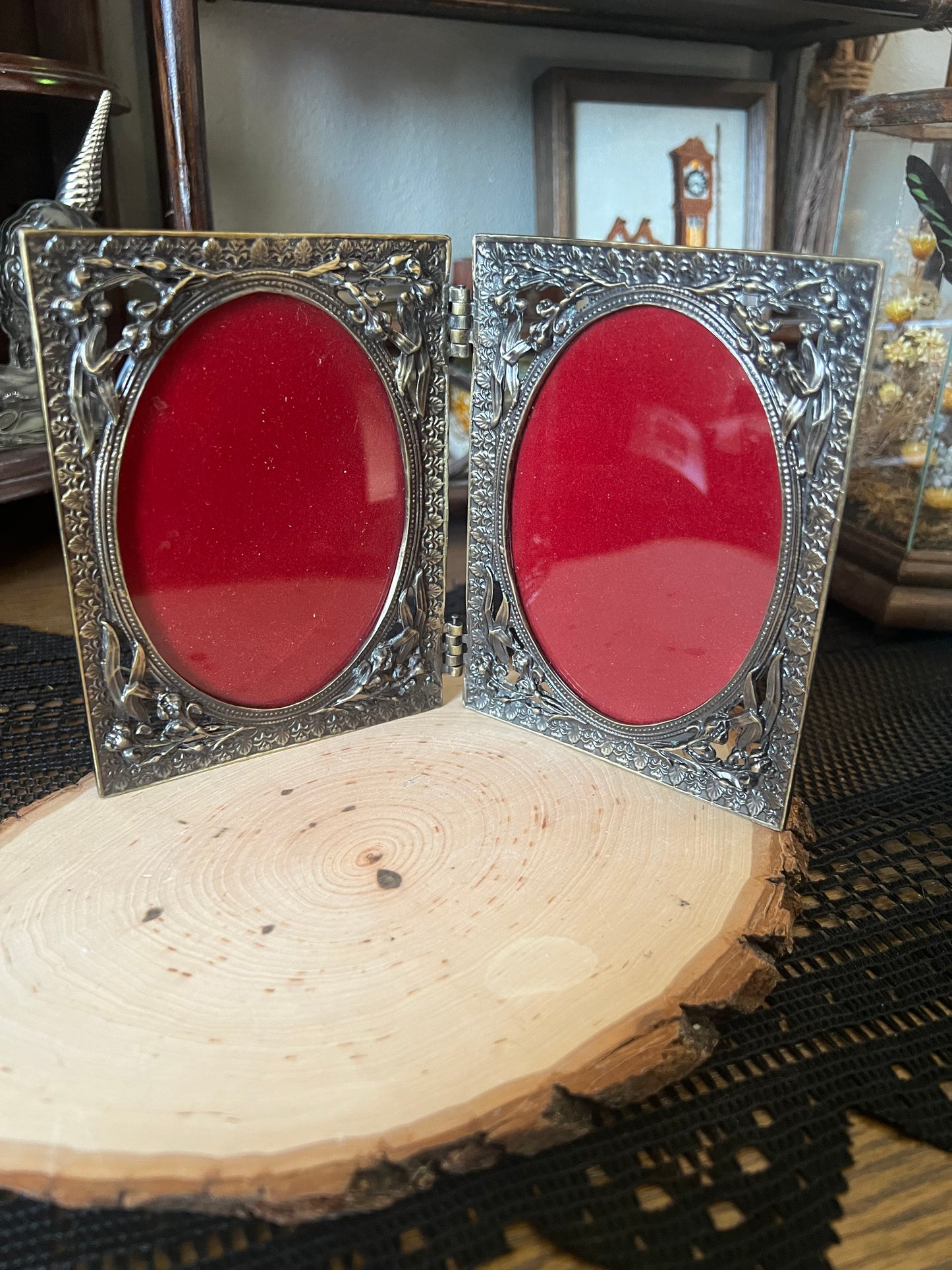 Metal Floral Vintage Frame