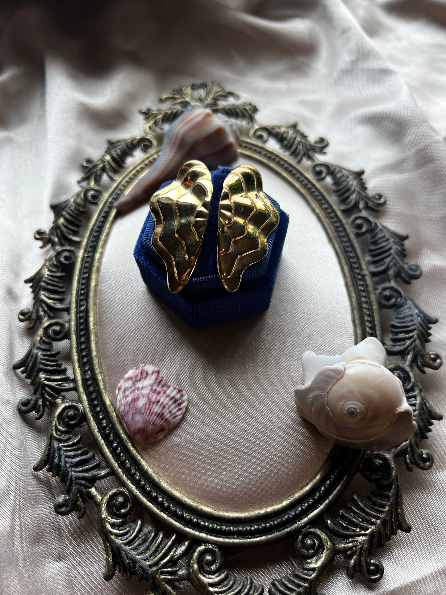 Clam Shell Style Avon Clip on Earrings