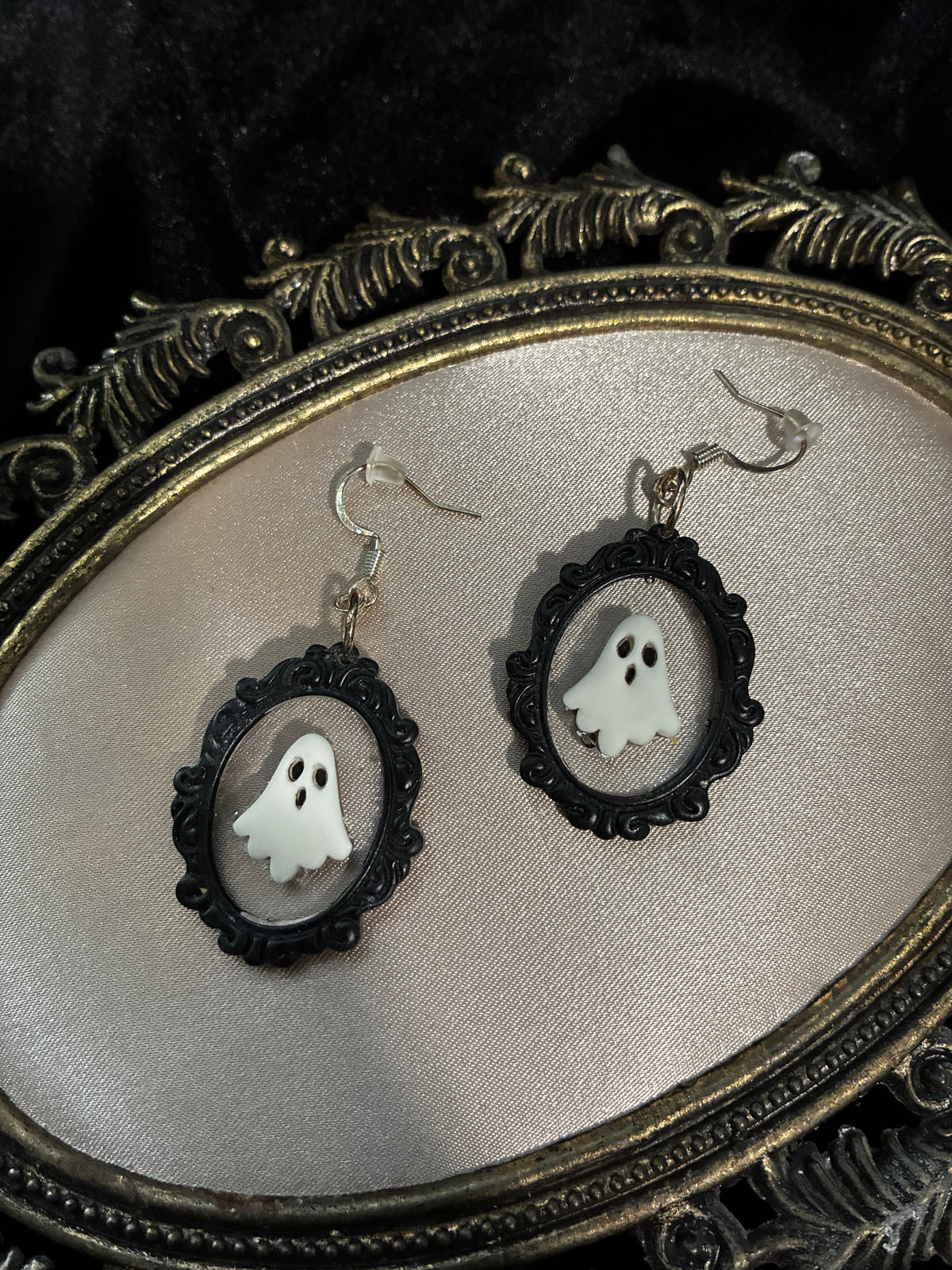 Black Ghostie Frame (Wider Frame)