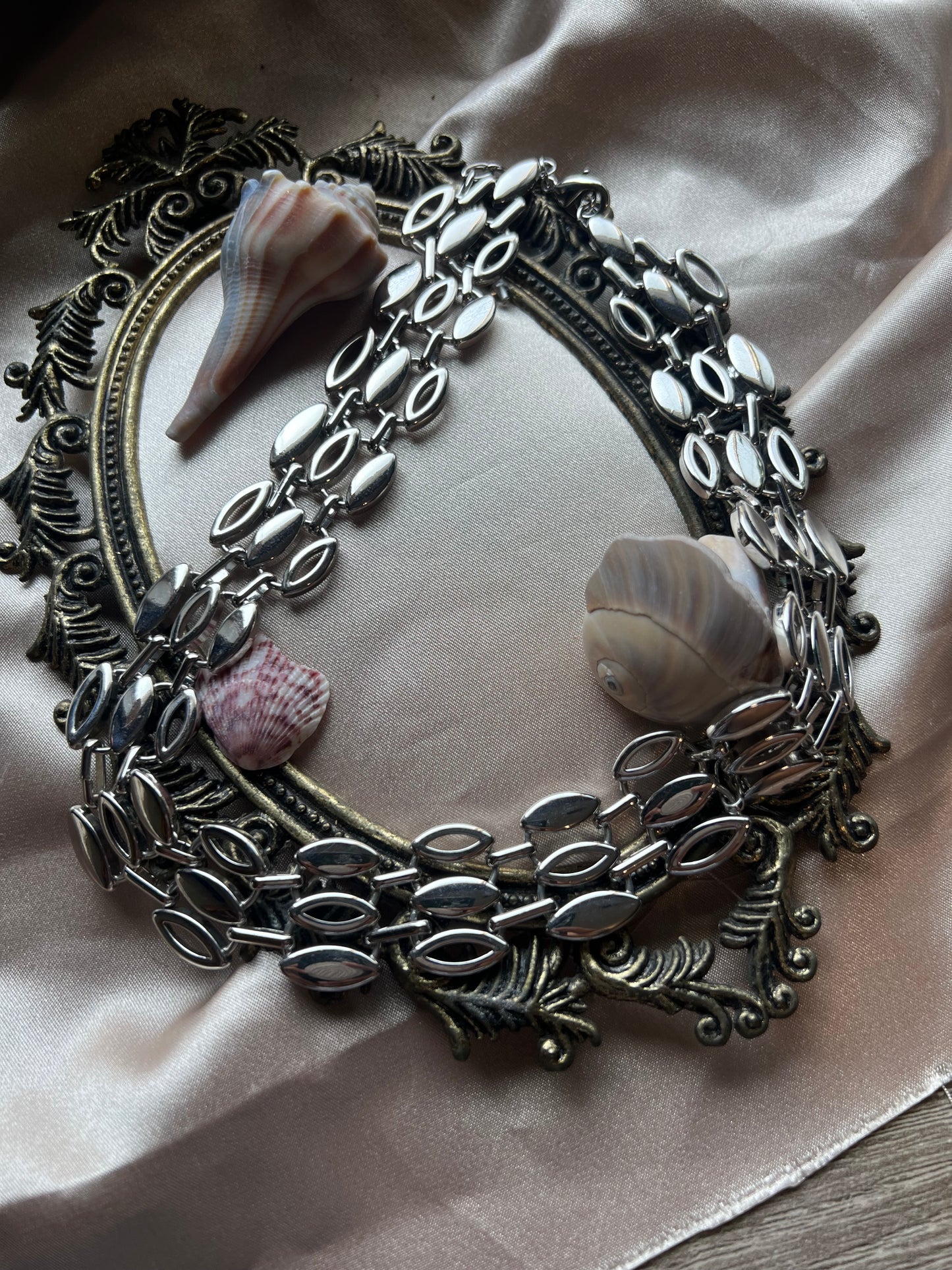 Silver Toned Y2K Style Necklace