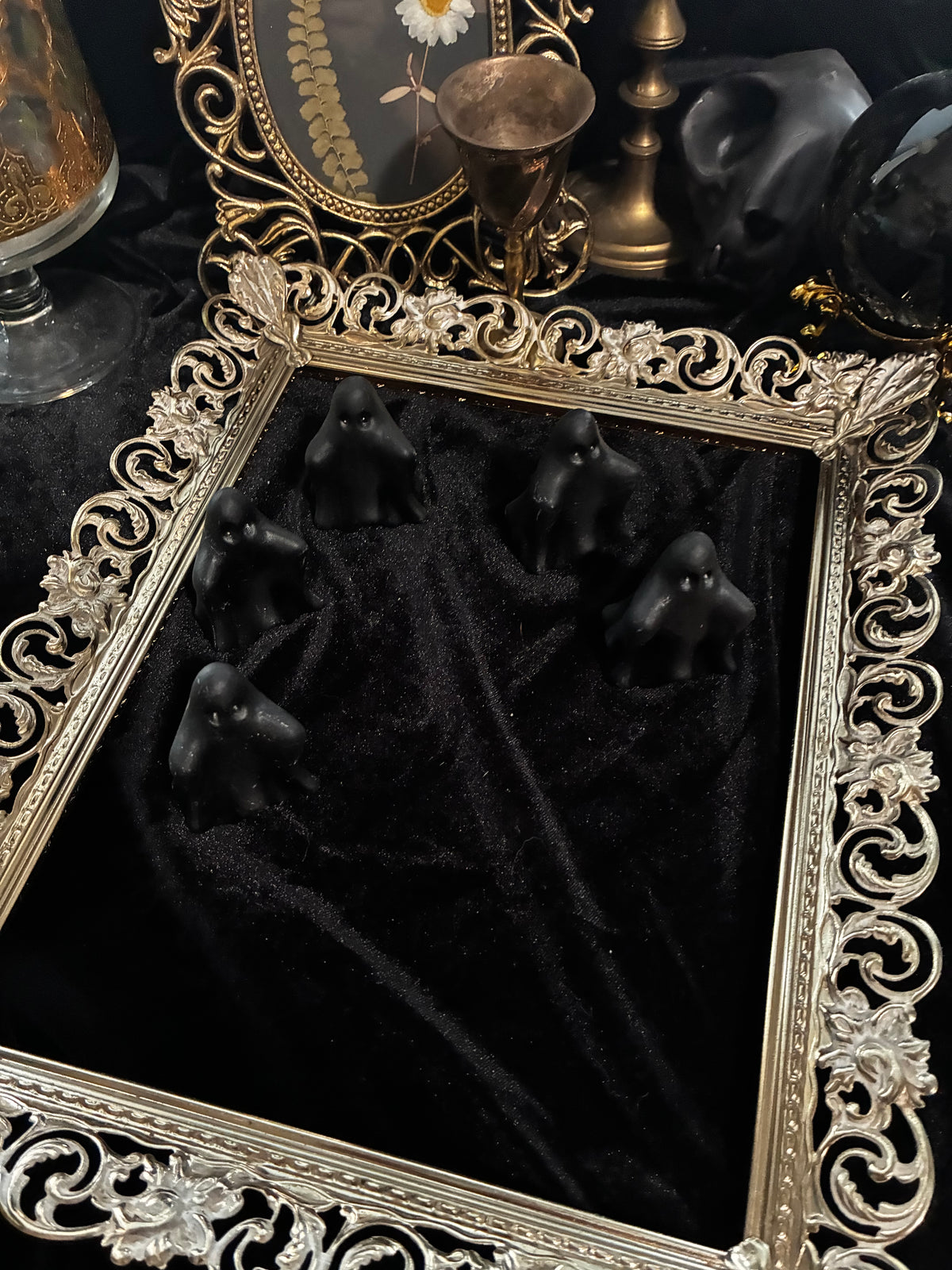 Black Obsidian Ghosts