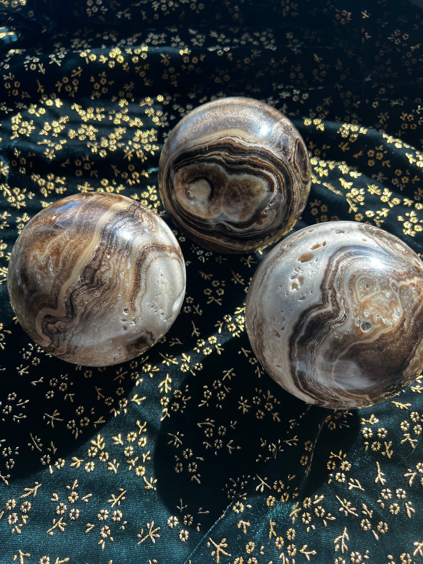 brown onyx spheres